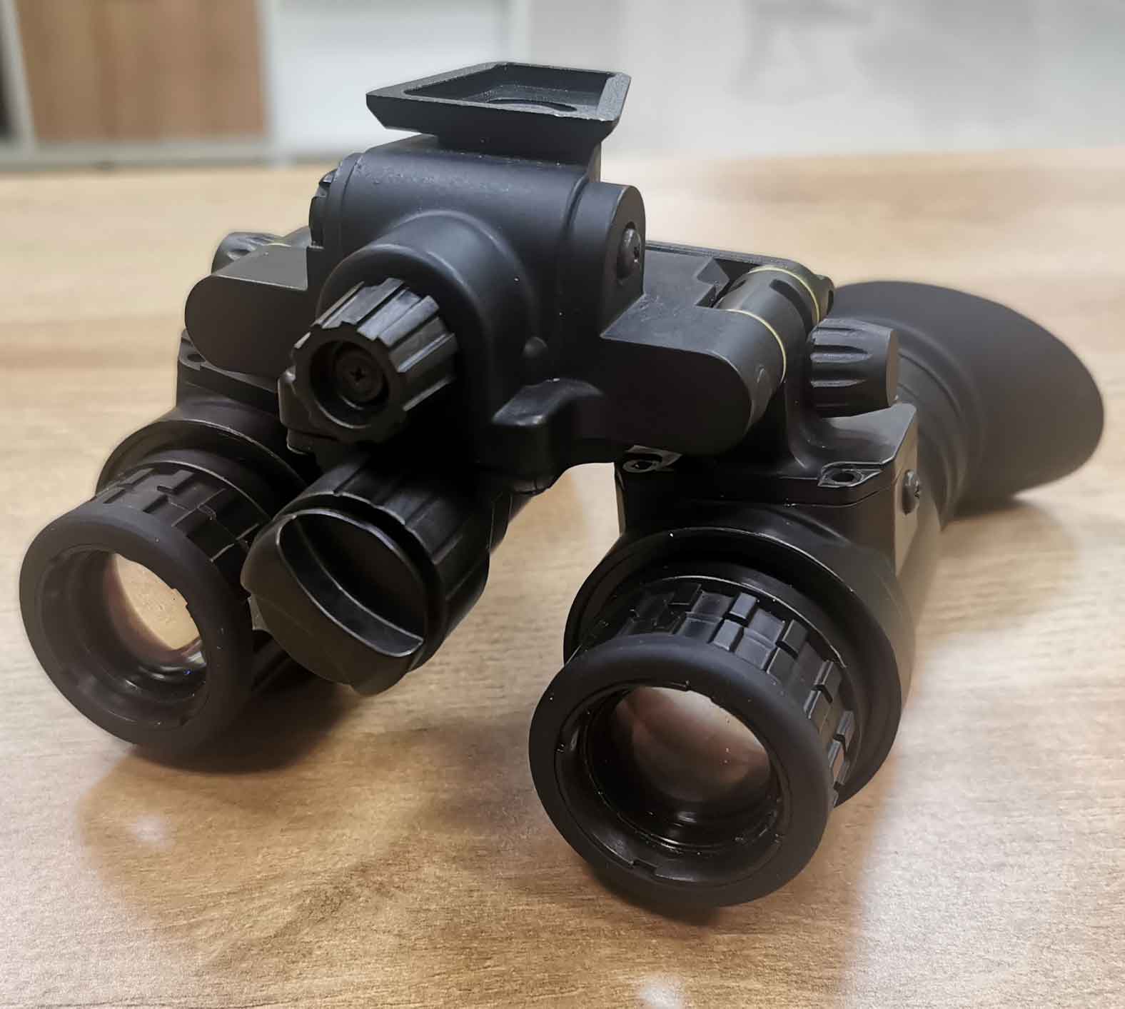 MH-HNVG helmet mounted night vision binoculars