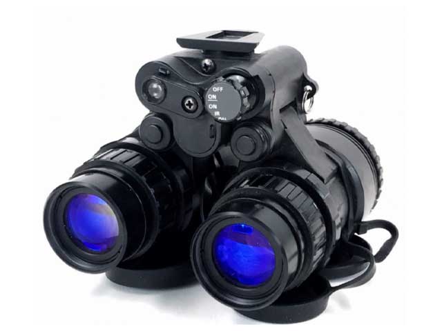  PVS-15 night vision goggles