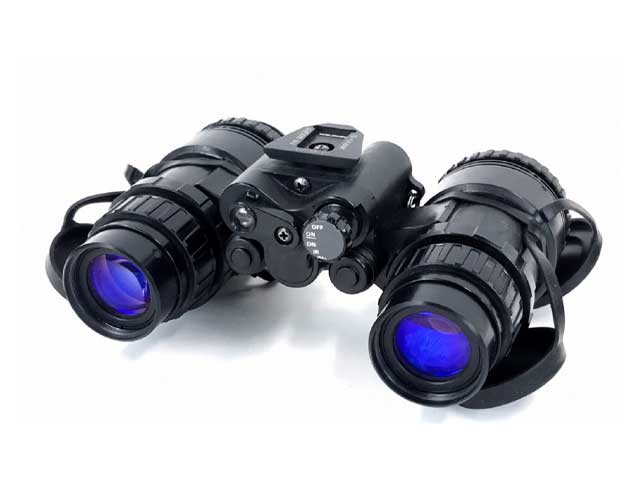  PVS-15 night vision goggles