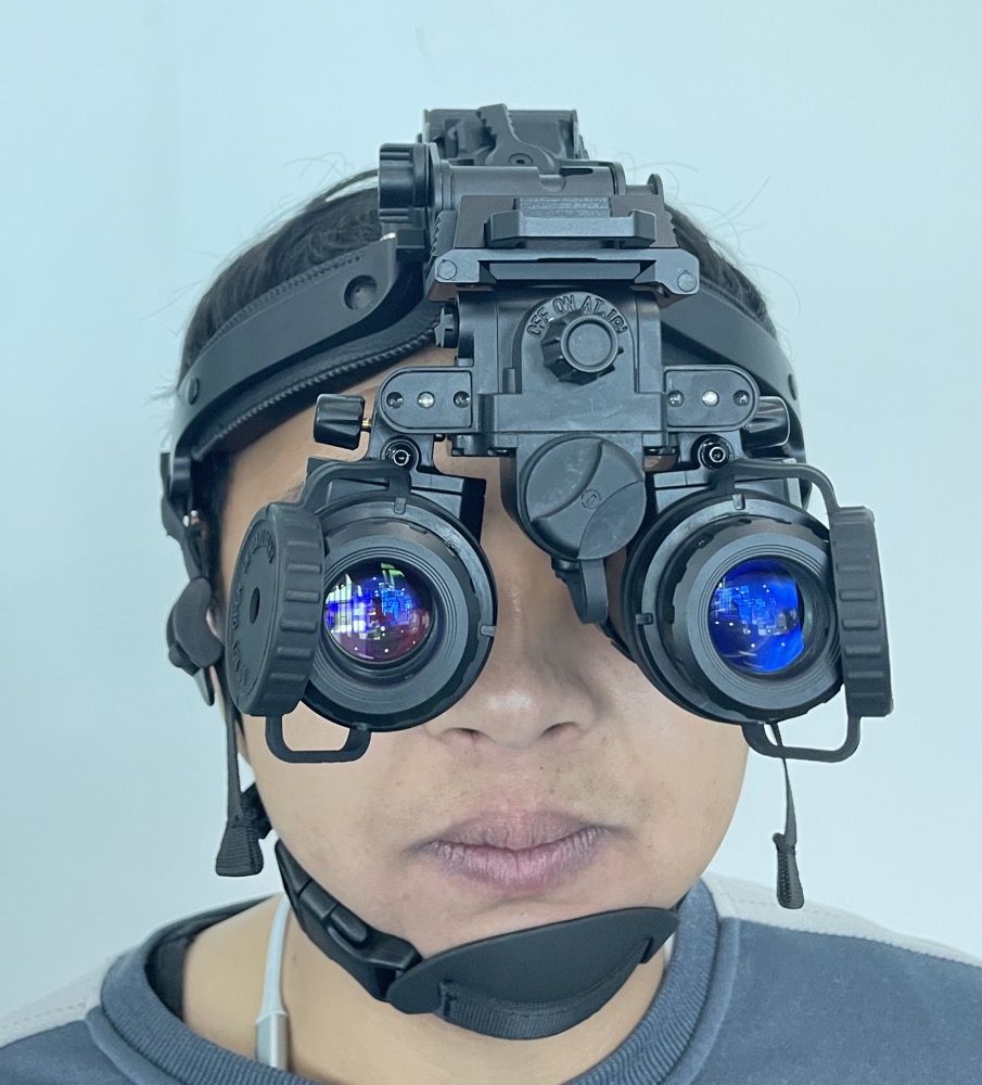 PVS-31 night vision goggle