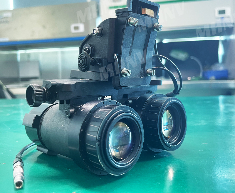 night Vision rewarded for rescue pilot